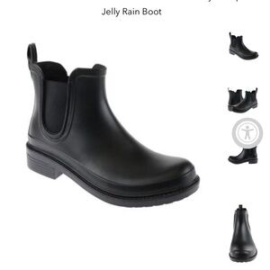 Capelli of New York Black Ankle Boots